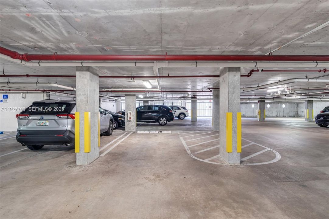 В аренду: $3,000 (1 спален, 1 ванн, 828 Квадратных фут)