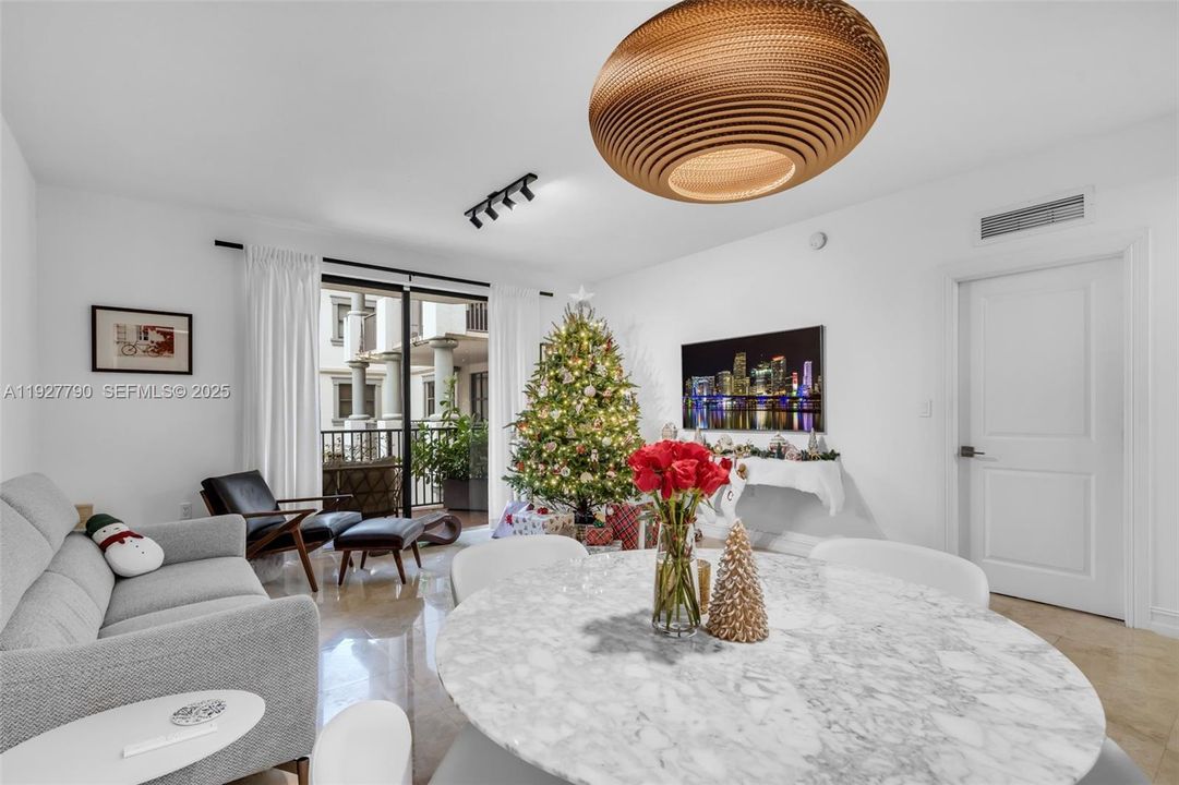 В аренду: $3,000 (1 спален, 1 ванн, 828 Квадратных фут)