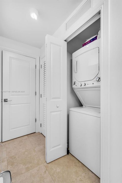 В аренду: $3,000 (1 спален, 1 ванн, 828 Квадратных фут)