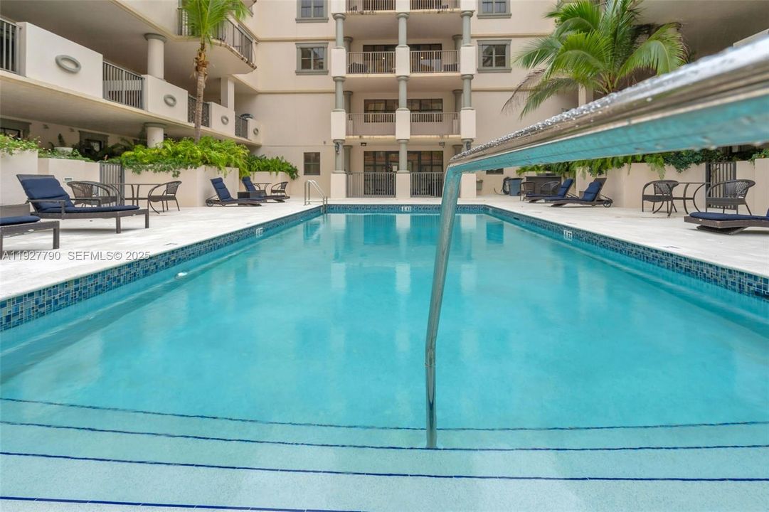 В аренду: $3,000 (1 спален, 1 ванн, 828 Квадратных фут)