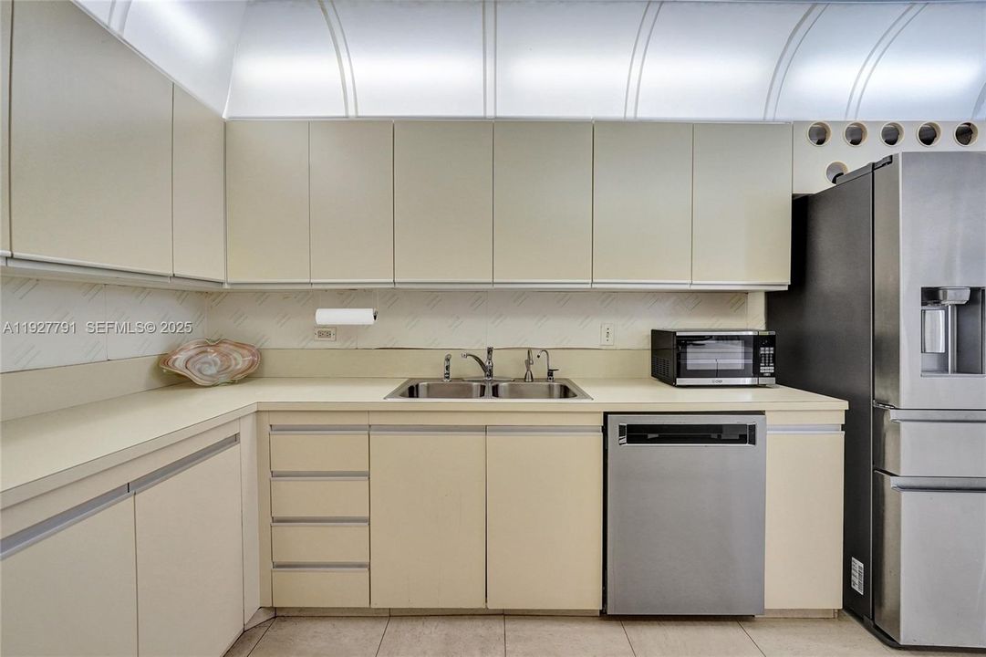 На продажу: $849,000 (3 спален, 2 ванн, 1990 Квадратных фут)