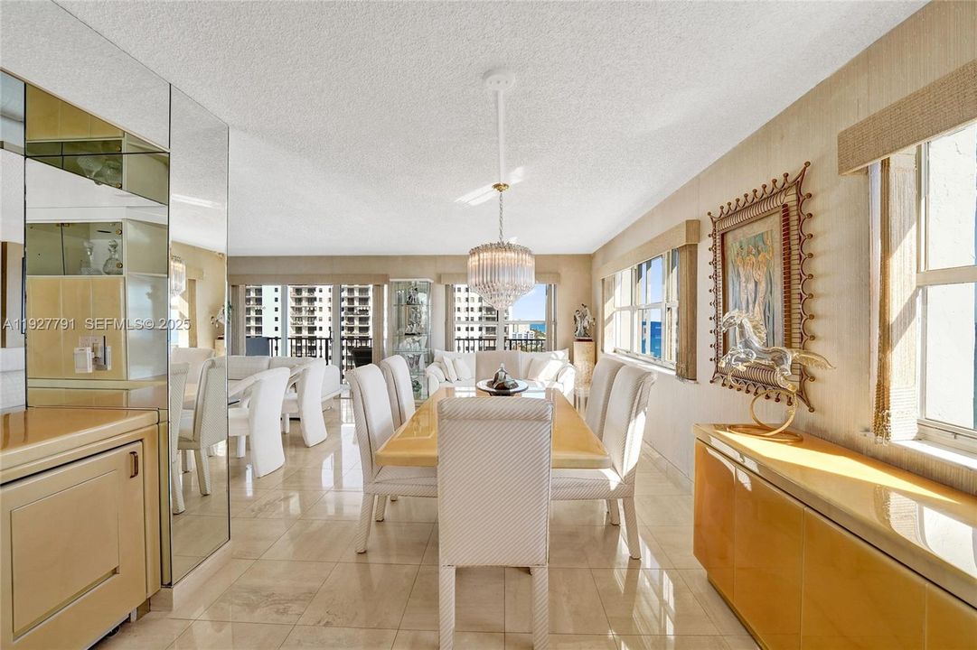 На продажу: $849,000 (3 спален, 2 ванн, 1990 Квадратных фут)