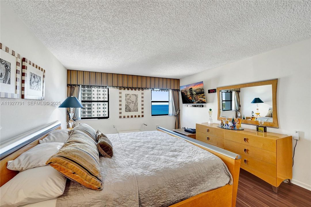 На продажу: $849,000 (3 спален, 2 ванн, 1990 Квадратных фут)