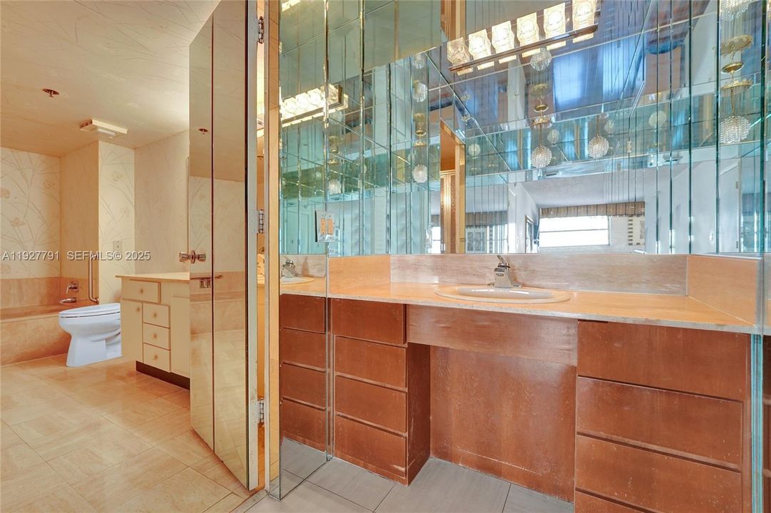 На продажу: $849,000 (3 спален, 2 ванн, 1990 Квадратных фут)