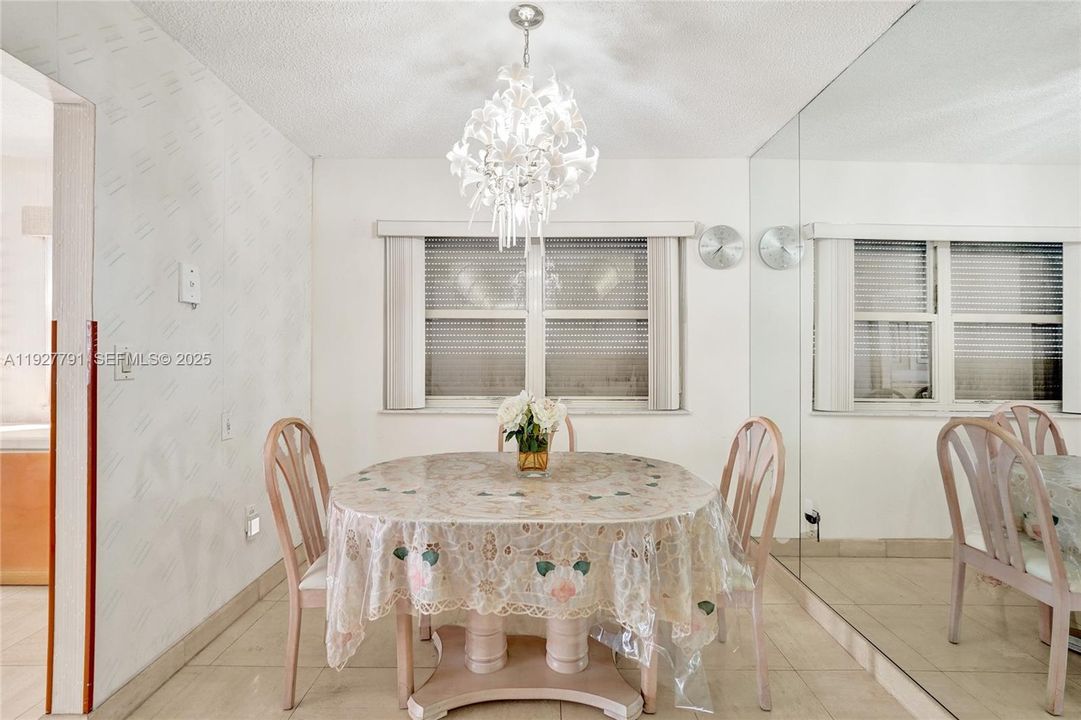 На продажу: $849,000 (3 спален, 2 ванн, 1990 Квадратных фут)