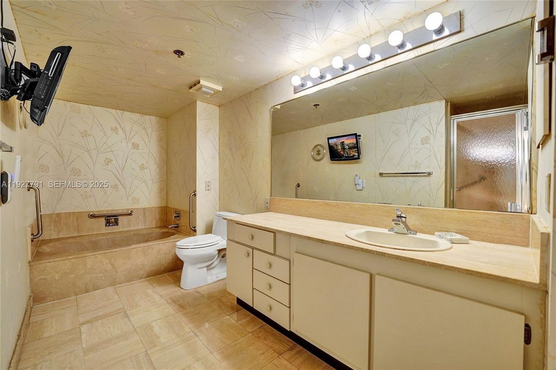 На продажу: $849,000 (3 спален, 2 ванн, 1990 Квадратных фут)