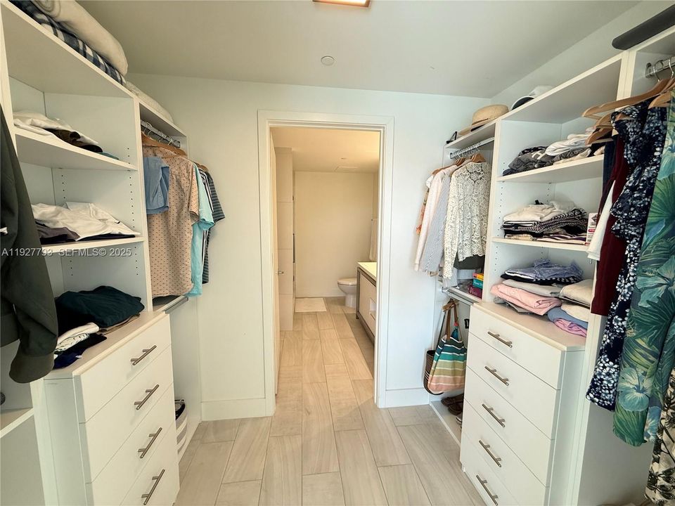 В аренду: $3,100 (2 спален, 2 ванн, 968 Квадратных фут)