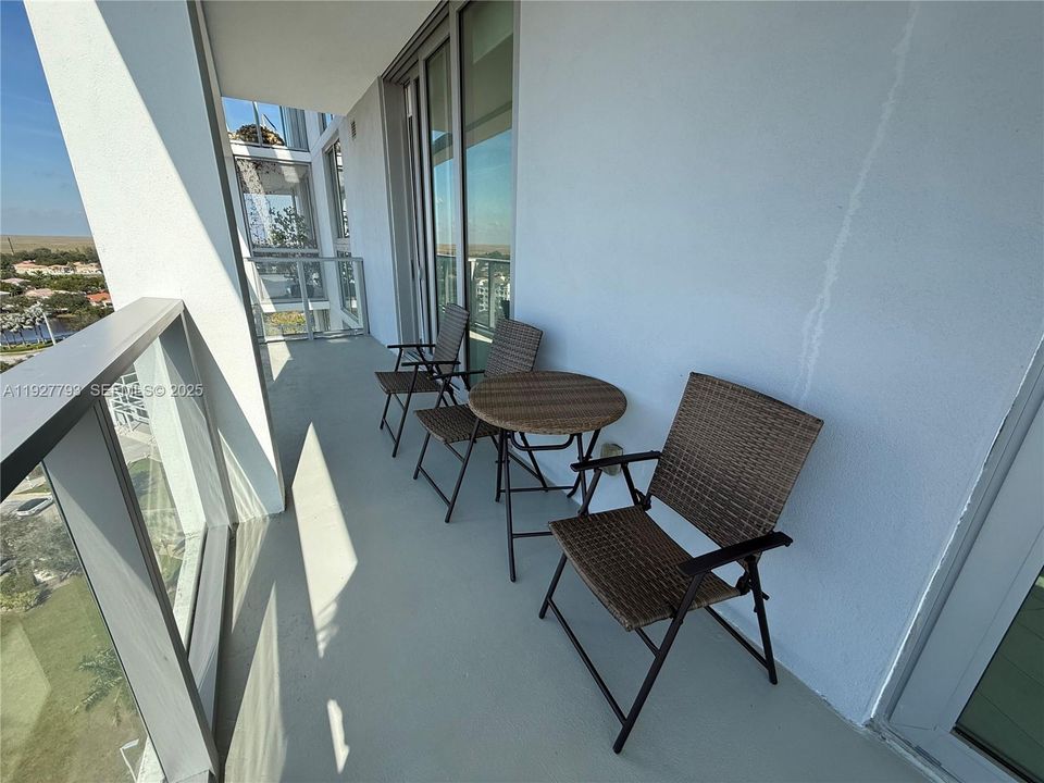 В аренду: $3,100 (2 спален, 2 ванн, 968 Квадратных фут)