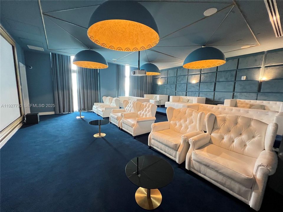 В аренду: $3,100 (2 спален, 2 ванн, 968 Квадратных фут)