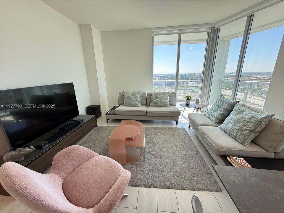 В аренду: $3,100 (2 спален, 2 ванн, 968 Квадратных фут)