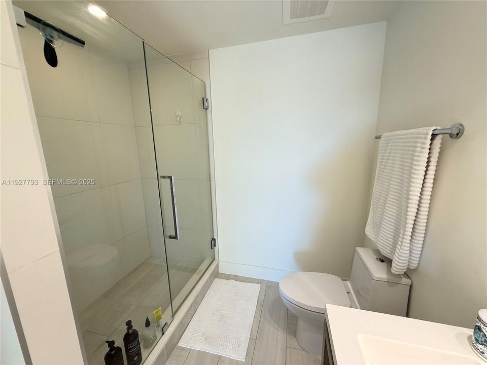 В аренду: $3,100 (2 спален, 2 ванн, 968 Квадратных фут)