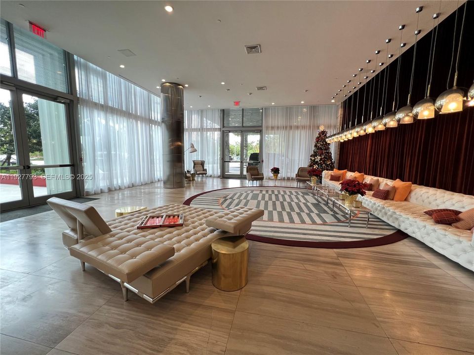 В аренду: $3,100 (2 спален, 2 ванн, 968 Квадратных фут)