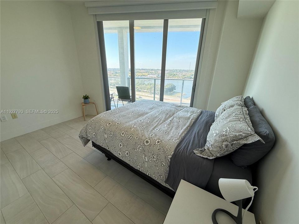 В аренду: $3,100 (2 спален, 2 ванн, 968 Квадратных фут)