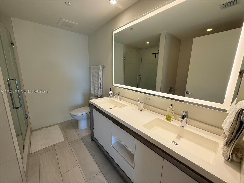 В аренду: $3,100 (2 спален, 2 ванн, 968 Квадратных фут)