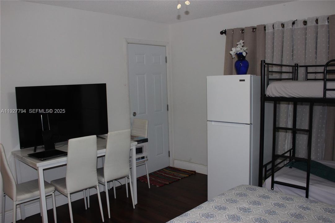 En Venta: $320,000 (2 camas, 2 baños, 1394 Pies cuadrados)