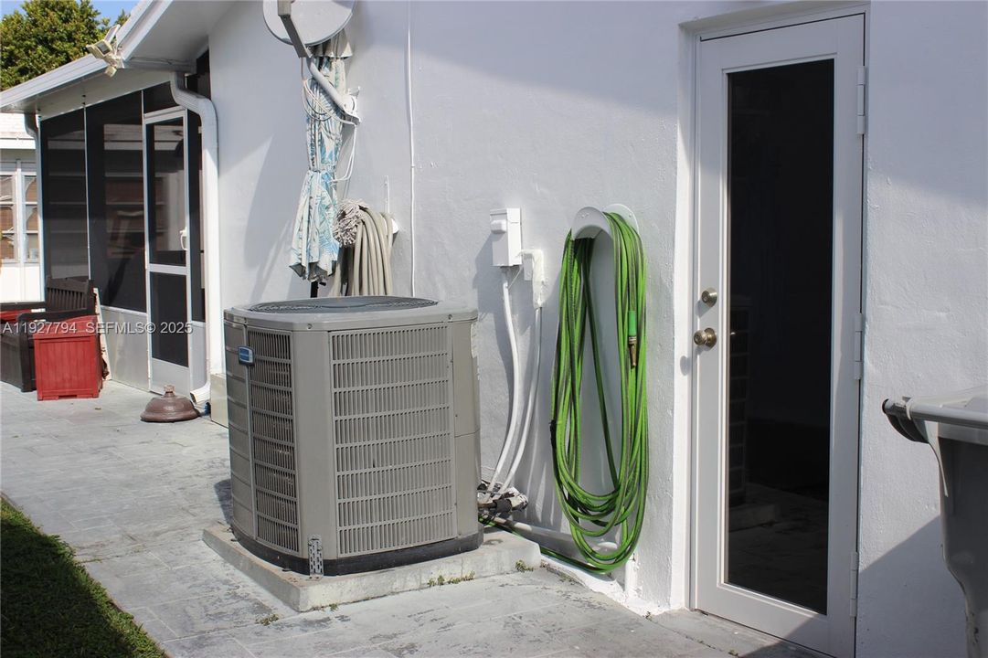 En Venta: $320,000 (2 camas, 2 baños, 1394 Pies cuadrados)