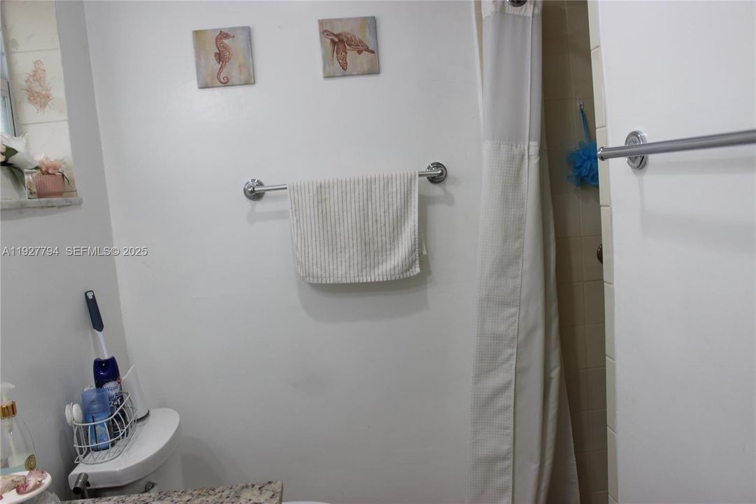 En Venta: $320,000 (2 camas, 2 baños, 1394 Pies cuadrados)