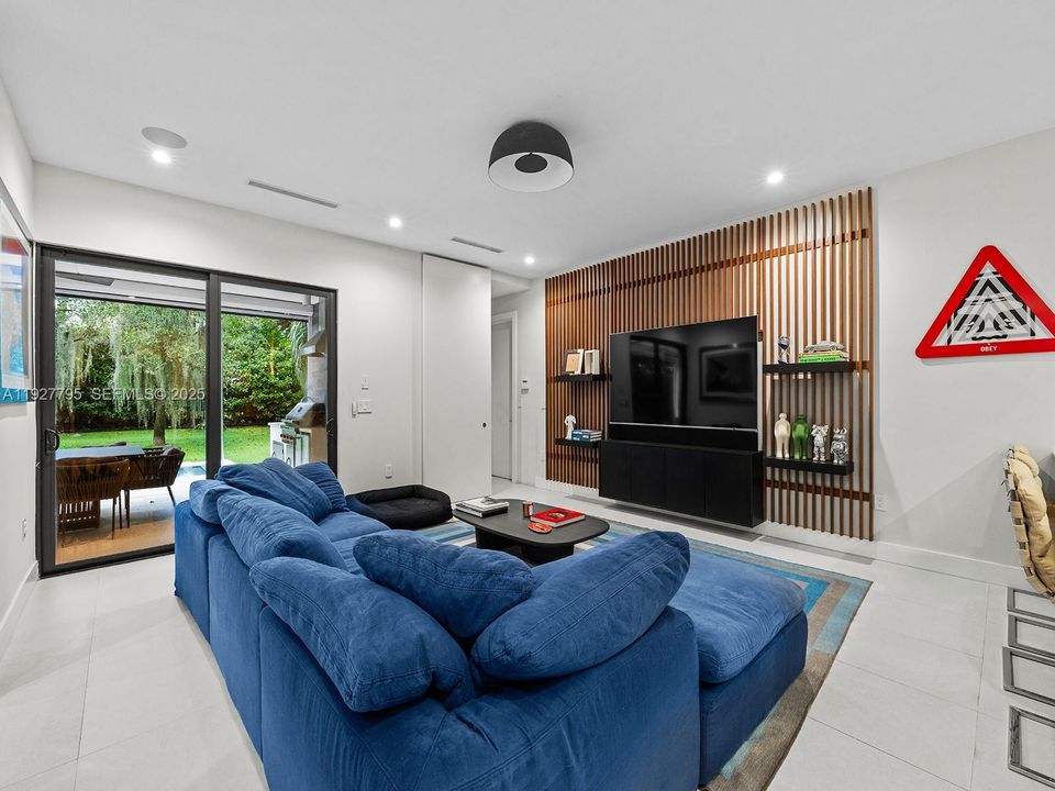 待售: $5,950,000 (5 贝兹, 5 浴室, 3962 平方英尺)