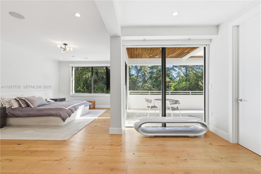 待售: $5,950,000 (5 贝兹, 5 浴室, 3962 平方英尺)