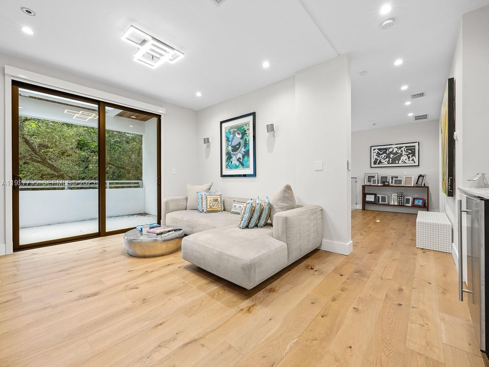 2nd living room/upstairs den