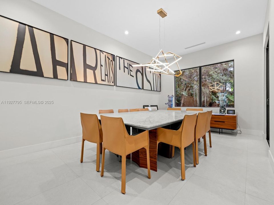 待售: $5,950,000 (5 贝兹, 5 浴室, 3962 平方英尺)