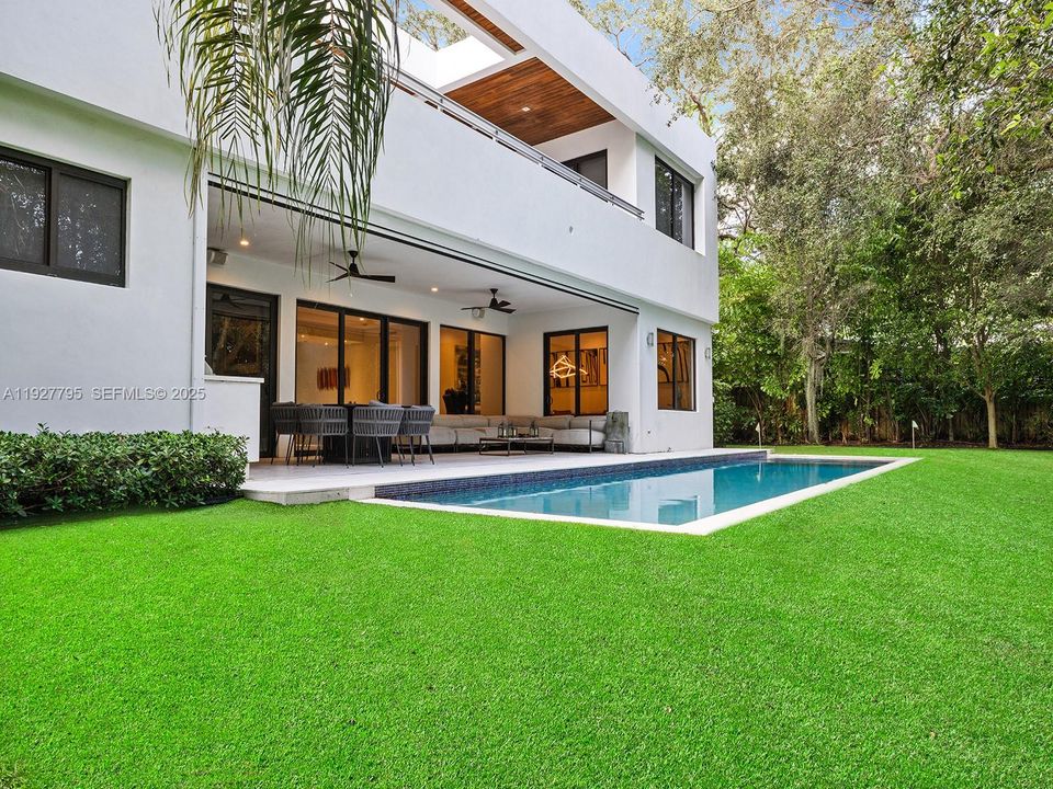 待售: $5,950,000 (5 贝兹, 5 浴室, 3962 平方英尺)