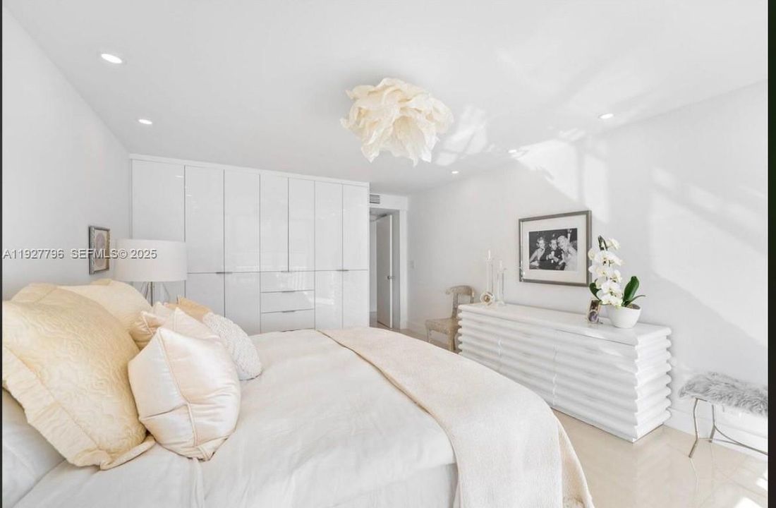 出租: $3,100 (1 贝兹, 1 浴室, 1013 平方英尺)