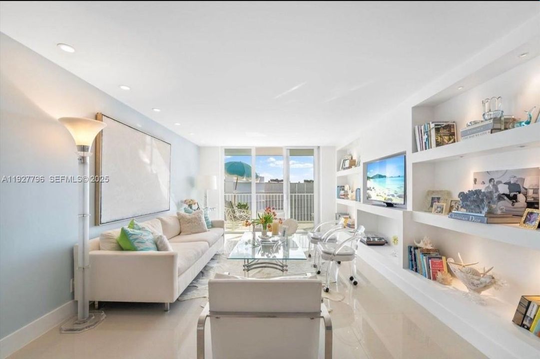 出租: $3,100 (1 贝兹, 1 浴室, 1013 平方英尺)