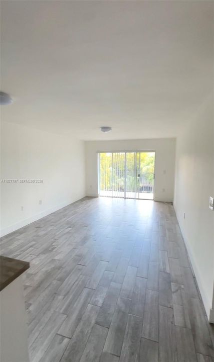 出租: $1,700 (1 贝兹, 1 浴室, 747 平方英尺)