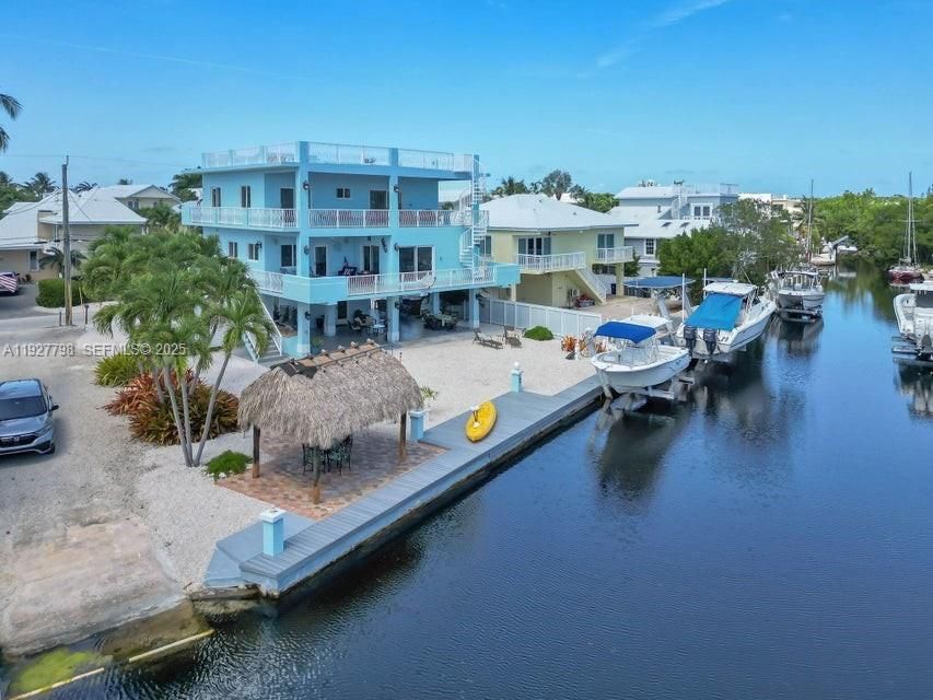 En Venta: $2,298,000 (4 camas, 3 baños, 2554 Pies cuadrados)