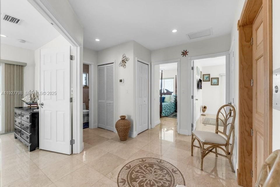 En Venta: $2,298,000 (4 camas, 3 baños, 2554 Pies cuadrados)