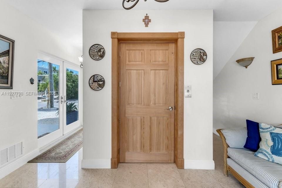 En Venta: $2,298,000 (4 camas, 3 baños, 2554 Pies cuadrados)