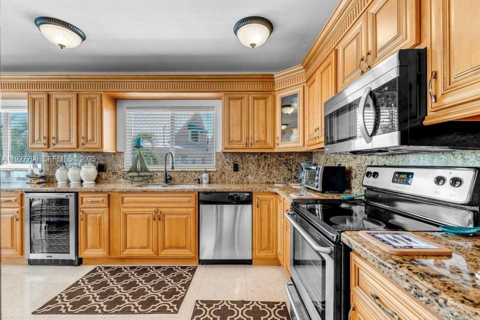 En Venta: $2,298,000 (4 camas, 3 baños, 2554 Pies cuadrados)