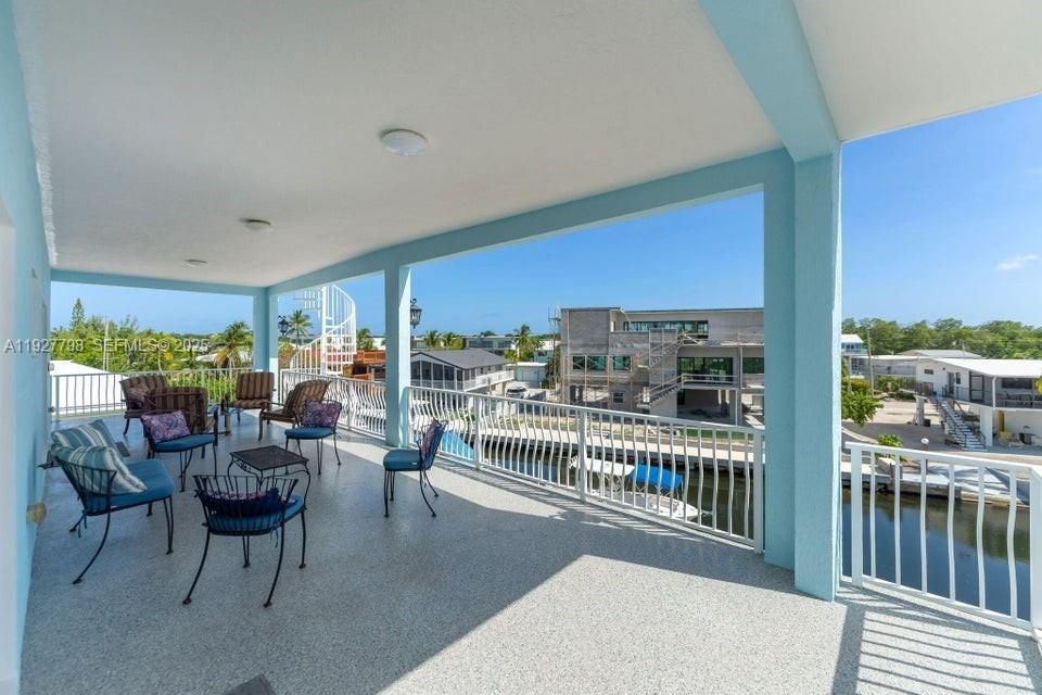 En Venta: $2,298,000 (4 camas, 3 baños, 2554 Pies cuadrados)