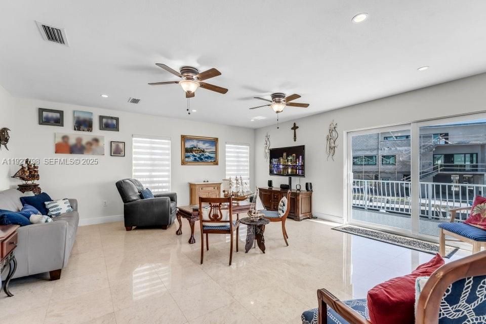 En Venta: $2,298,000 (4 camas, 3 baños, 2554 Pies cuadrados)