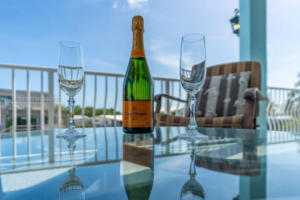 En Venta: $2,298,000 (4 camas, 3 baños, 2554 Pies cuadrados)