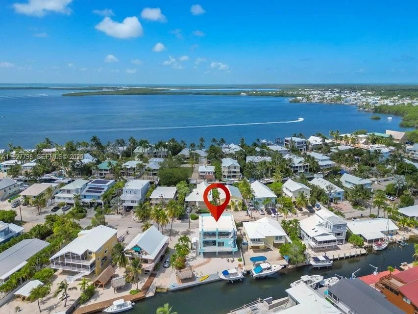 En Venta: $2,298,000 (4 camas, 3 baños, 2554 Pies cuadrados)