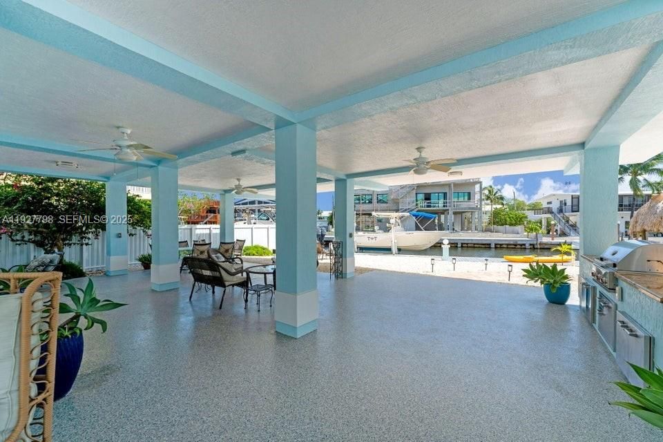 En Venta: $2,298,000 (4 camas, 3 baños, 2554 Pies cuadrados)