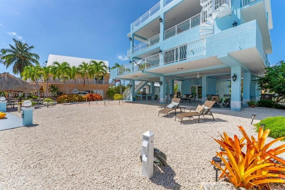 En Venta: $2,298,000 (4 camas, 3 baños, 2554 Pies cuadrados)