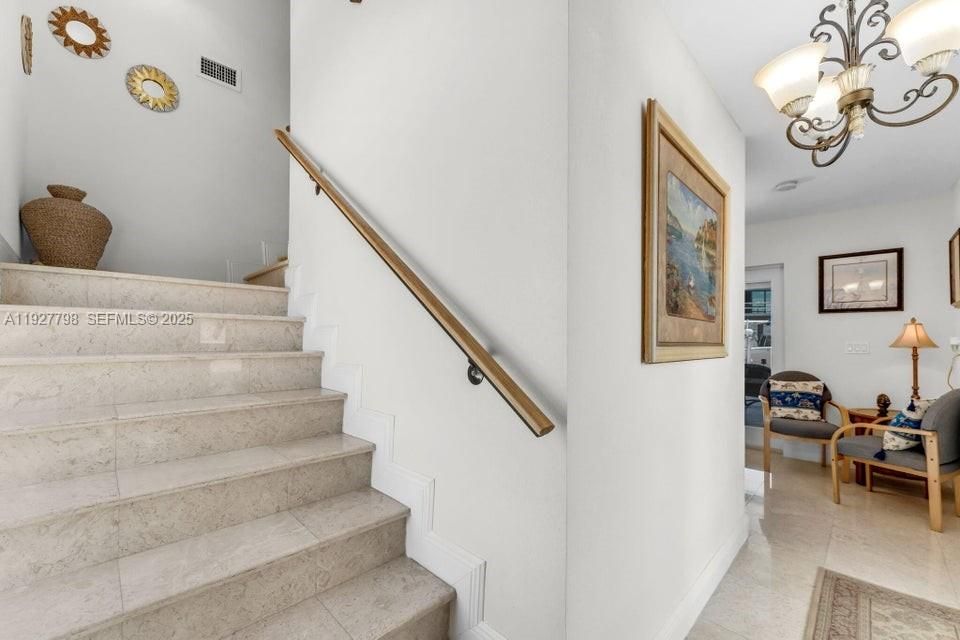 En Venta: $2,298,000 (4 camas, 3 baños, 2554 Pies cuadrados)