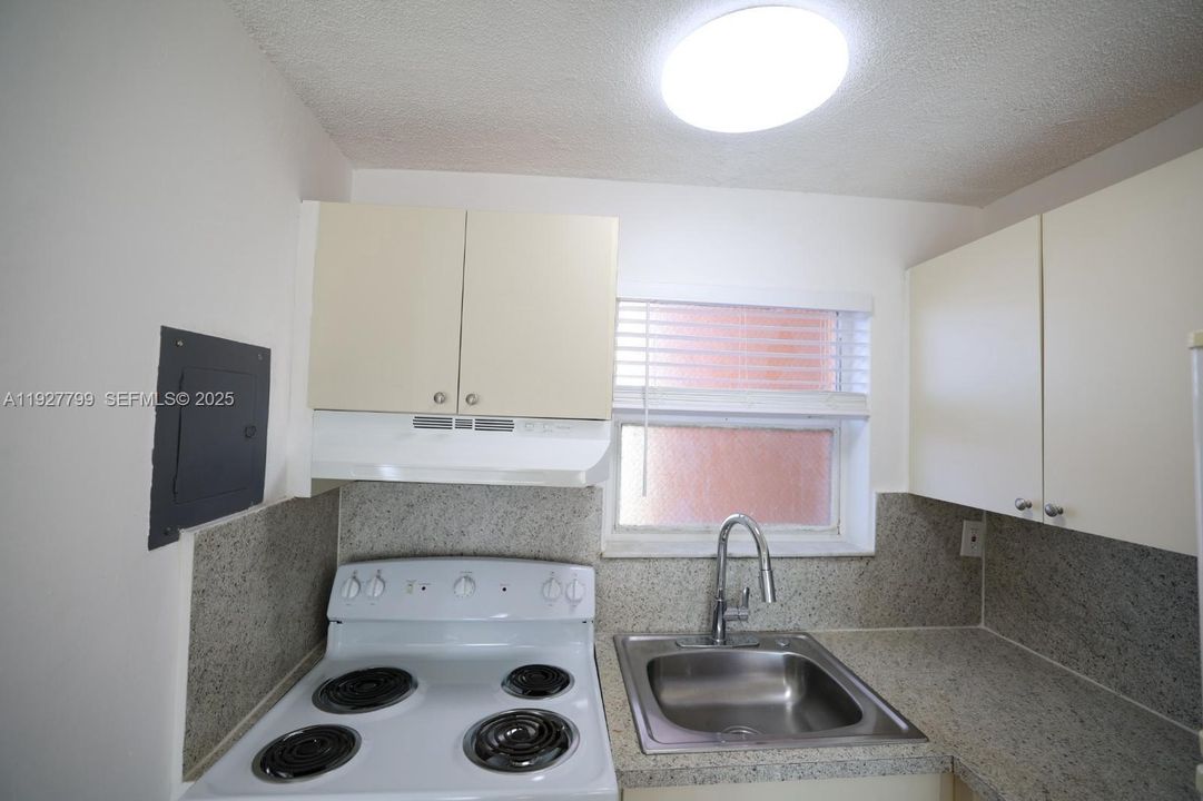 For Rent: $1,800 (1 beds, 1 baths, 31279 Square Feet)