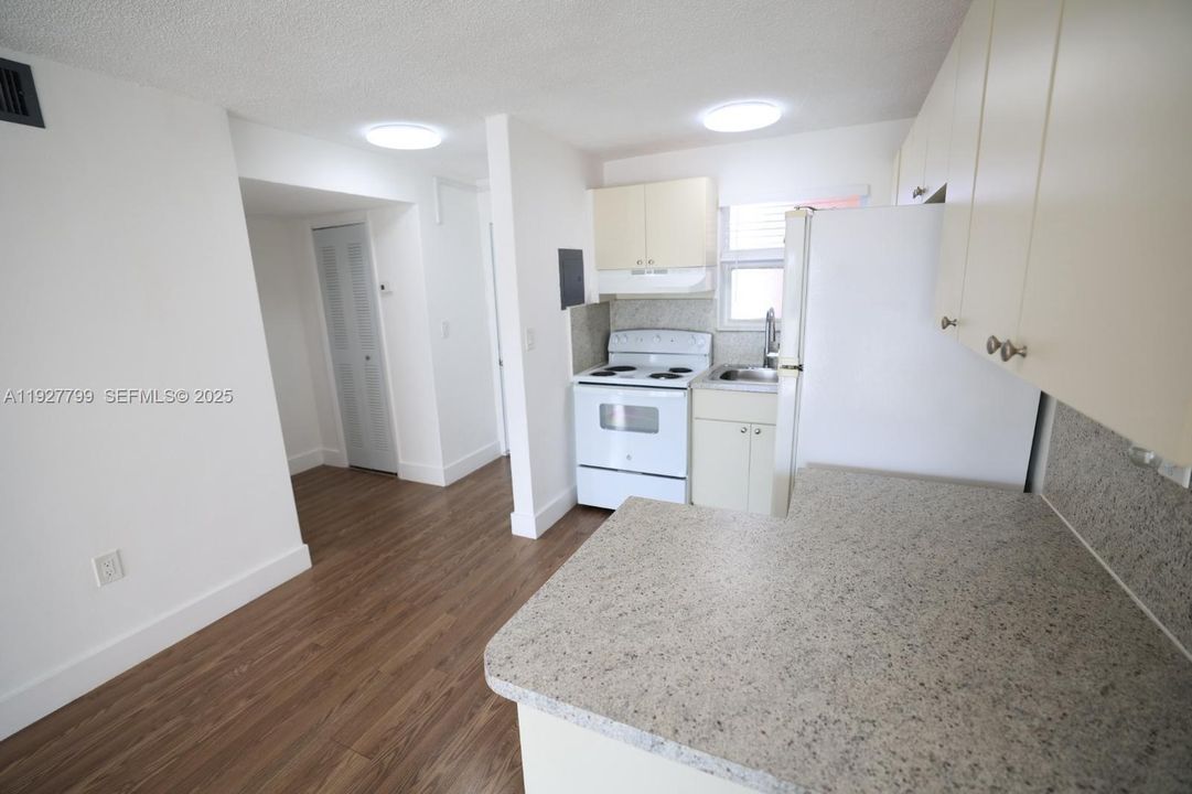 For Rent: $1,800 (1 beds, 1 baths, 31279 Square Feet)