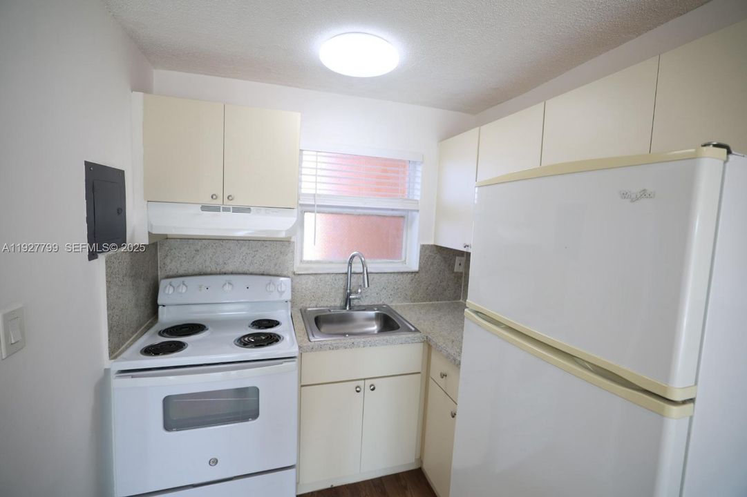 For Rent: $1,800 (1 beds, 1 baths, 31279 Square Feet)