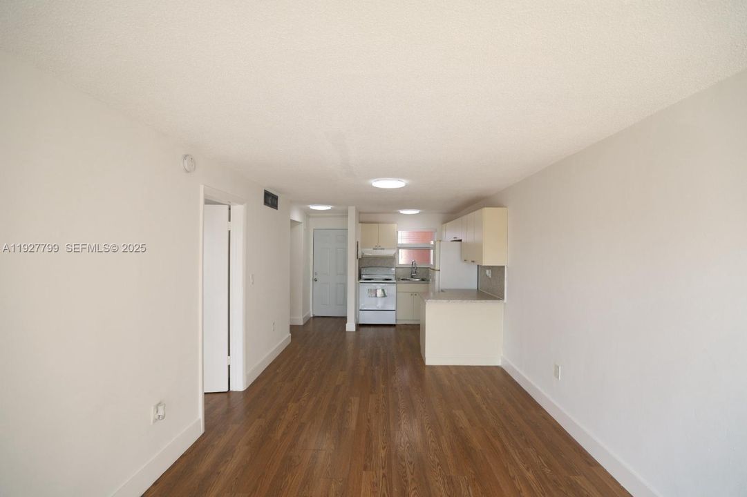 For Rent: $1,800 (1 beds, 1 baths, 31279 Square Feet)