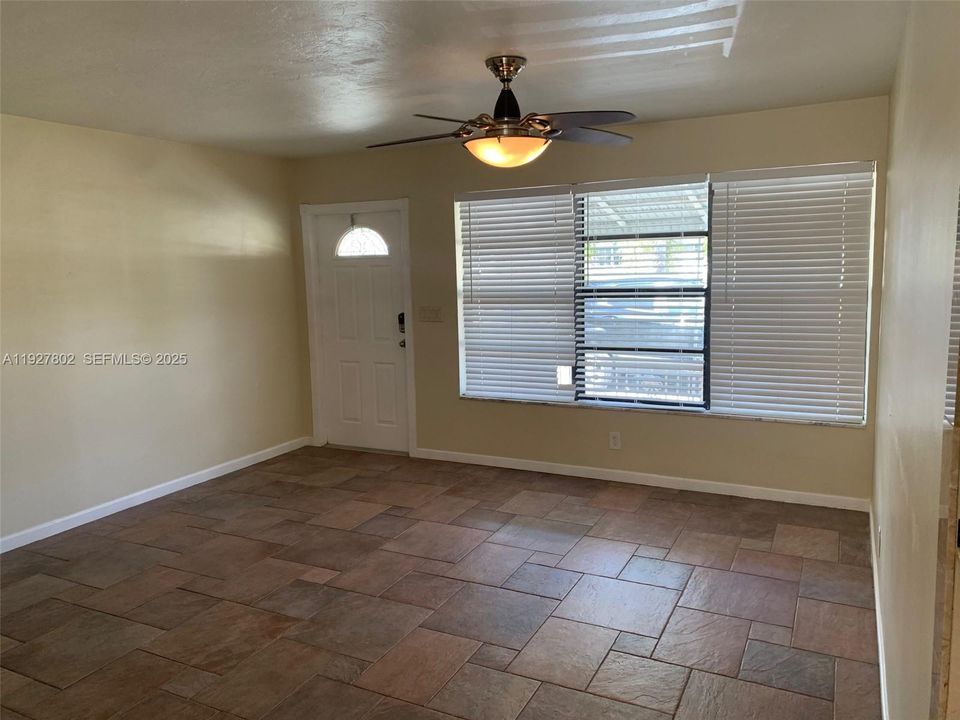 待售: $419,000 (3 贝兹, 2 浴室, 1271 平方英尺)