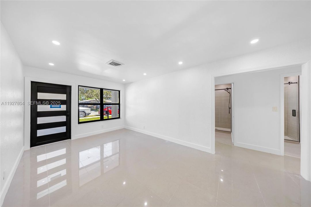 出租: $3,500 (3 贝兹, 2 浴室, 1132 平方英尺)