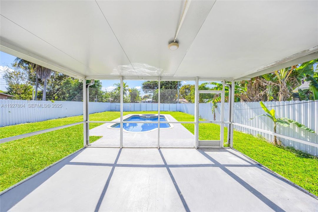 出租: $3,500 (3 贝兹, 2 浴室, 1132 平方英尺)