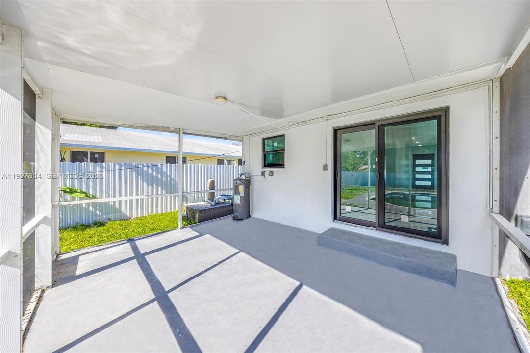 出租: $3,500 (3 贝兹, 2 浴室, 1132 平方英尺)