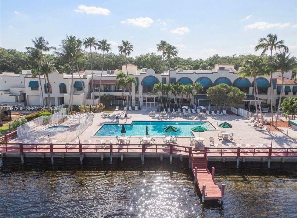 В аренду: $2,190 (2 спален, 2 ванн, 960 Квадратных фут)