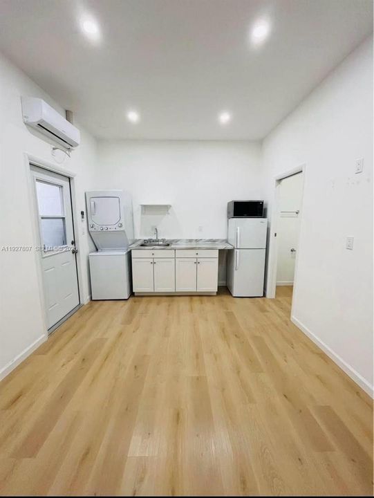 For Rent: $1,500 (1 beds, 1 baths, 3139 Square Feet)